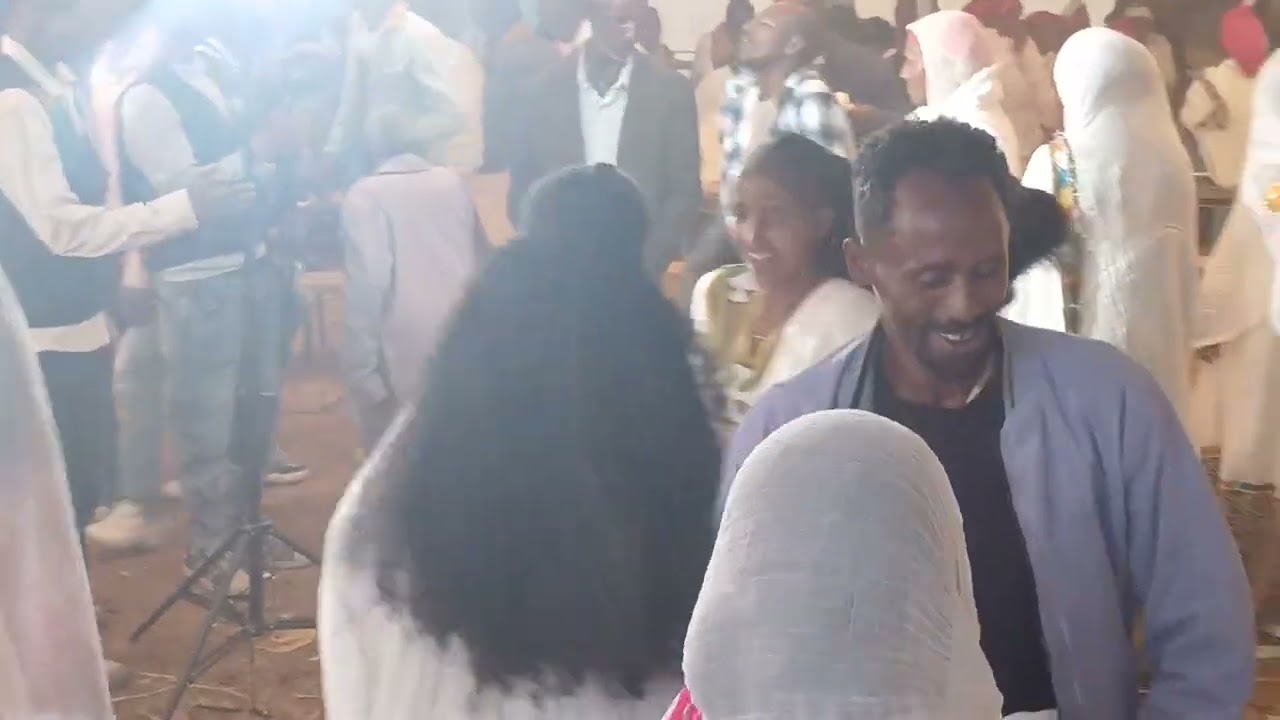 Araya (ሪእይ ባንድ)ዝገርም ናይ መድረኽ ስራሕ