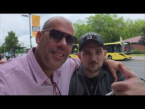 MANCHESTER: Just Outside Exlcusion Zone, Can't Arrest Me Here
