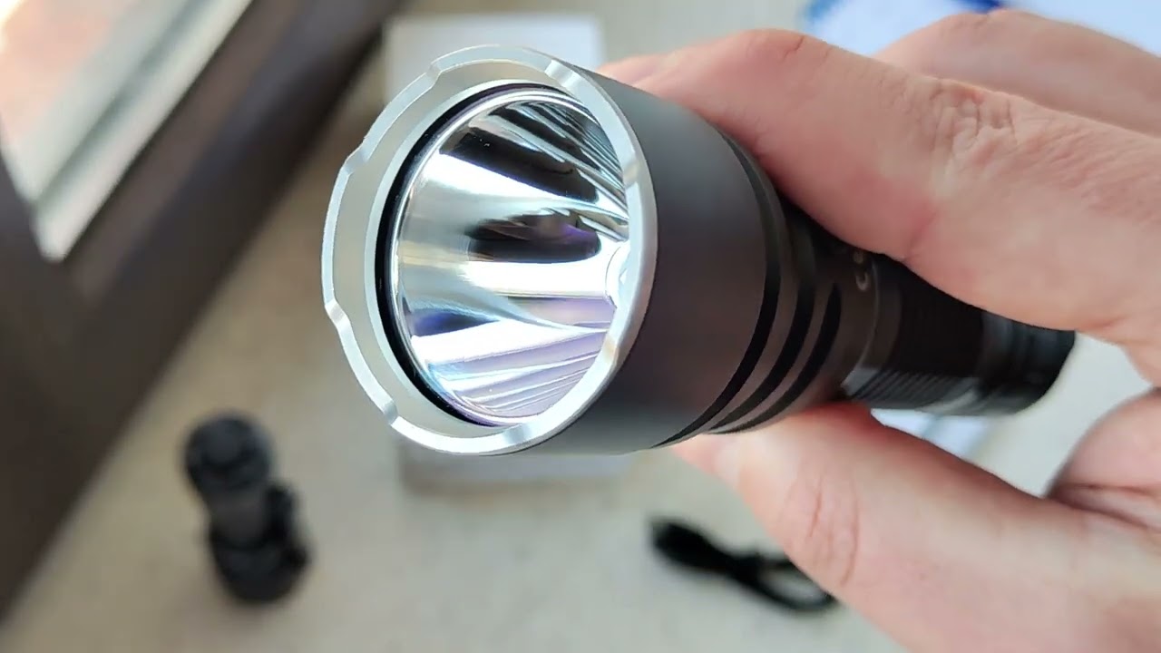 Обзор Sofirn SK40 – тактический фонарь с мощным дальнобойным светом