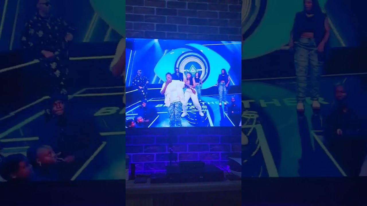 D Banj performing at 