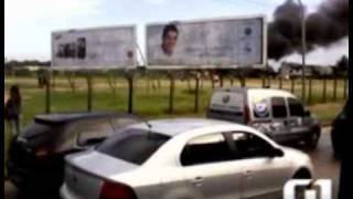 Internauta registra fogo e fumaça instantes após acidente no Recife.wmv
