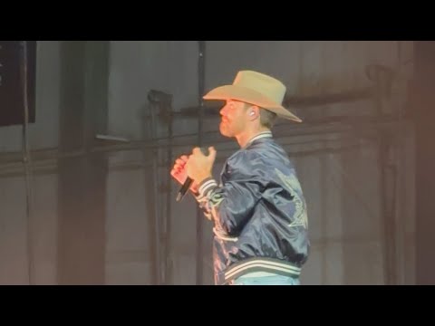 @DustinLynch performing “If