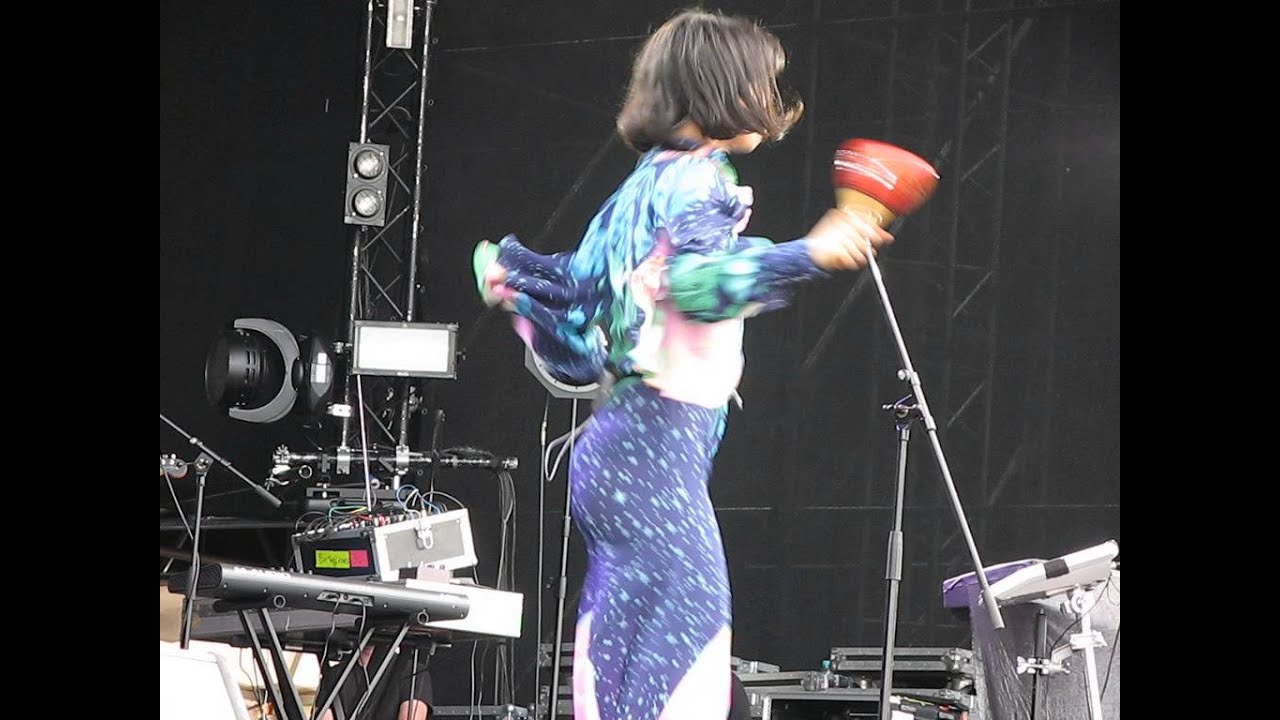 Bat for Lashes Sleep Alone (13.07.13) YouTube
