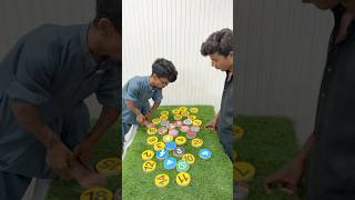 Round woden dice pickup competition chellange who win #funny #gameplay #funnyfamilygames #fun