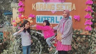 Berenang Bersama Keluarga