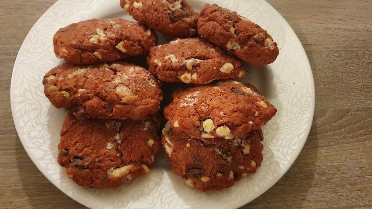 Red velvet Cookies 
