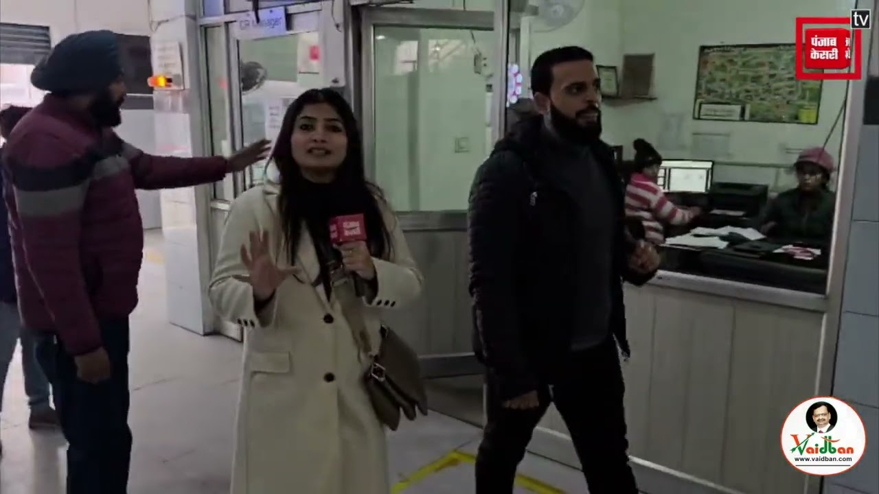 Arneja Honda ਦੇ ਸ਼ੋਅਰੂਮ ਨੂੰ ਚੋਰ ਨੇ ਬਣਾਇਆ ਨਿਸ਼ਾਨਾ, ਚੁੱਕ ਕੇ ਲੈ ਗਿਆ ਪੈਸਿਆਂ ਨਾਲ ਭਰੀ ਤਿਜੋਰੀ, ਵੇਖੋ CCTV