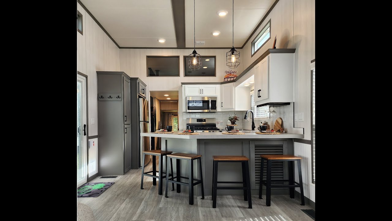 TINY HOUSE THAT WILL BLOW YOUR MIND!