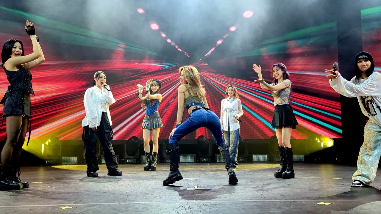 Dreamcatcher (드림캐쳐) - 2 Rings | St Petersburg 241122 | Luck Inside 7 Doors Tour