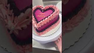Pink Heart Cake with Black Sprinkle #walmartcakedecorator... #Shorts #malen_de_cakedecor