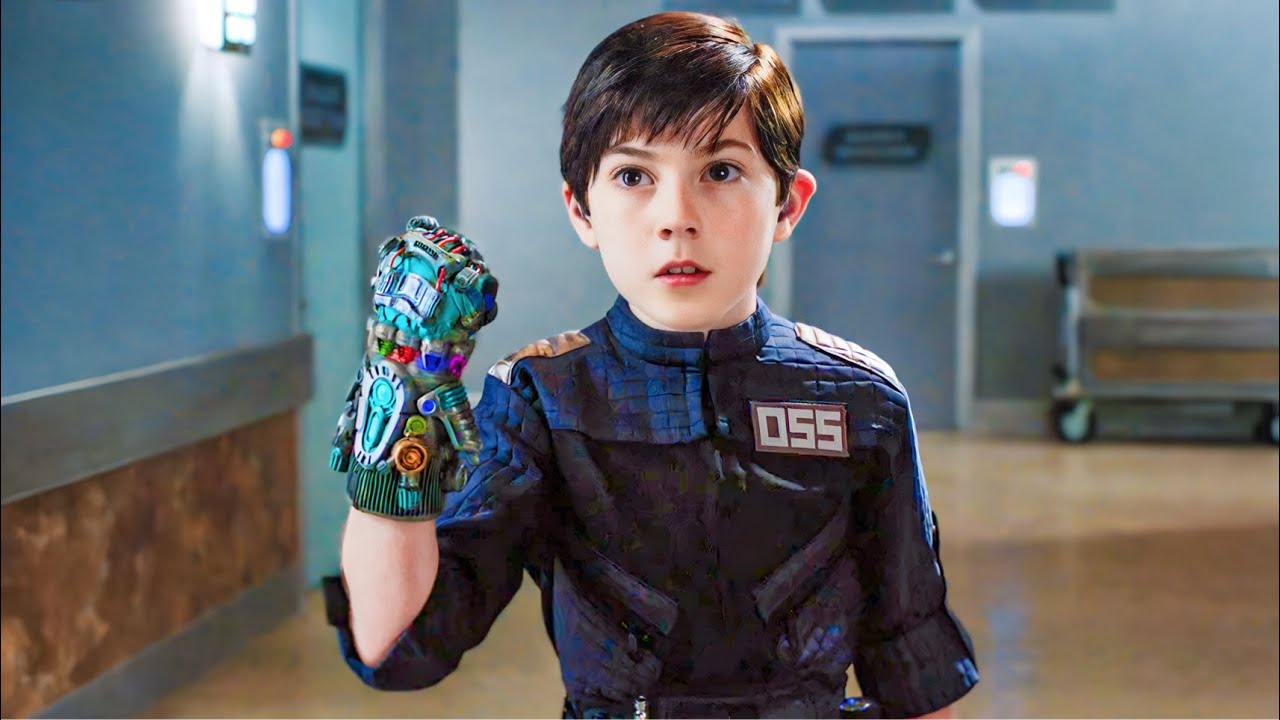 Мальчик использует свою волшебную перчатку, чтобы помочь своей семье избавиться от злоумышленников