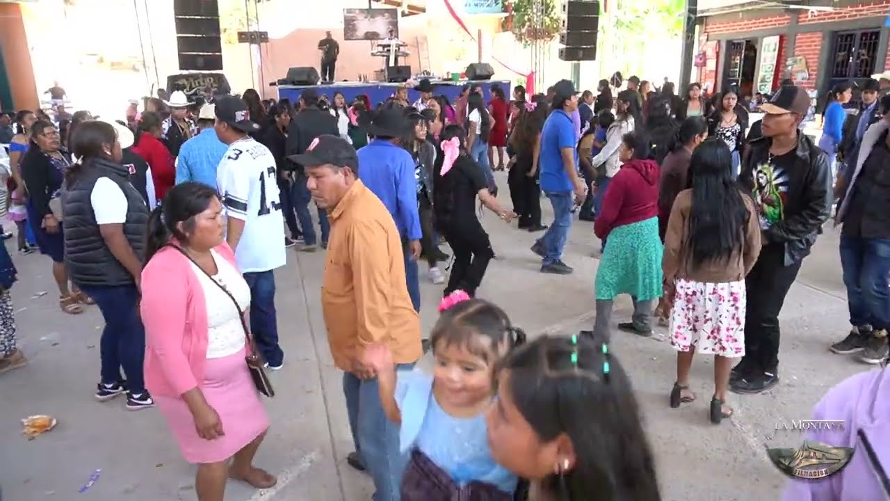 Rosas Rojas 💃🏻🕺🏻 El Gera y sus teclados en Santa Anita Gro 🇲🇽