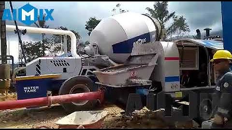 3 5B Self loading concrete mixer truck  Working Video in Pekanbaru, Indonesia