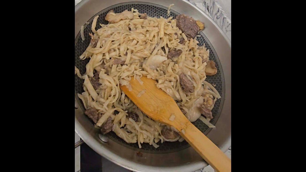Mongolian Tsuivan | Traditional Mongolian Stir-Fried Noodles