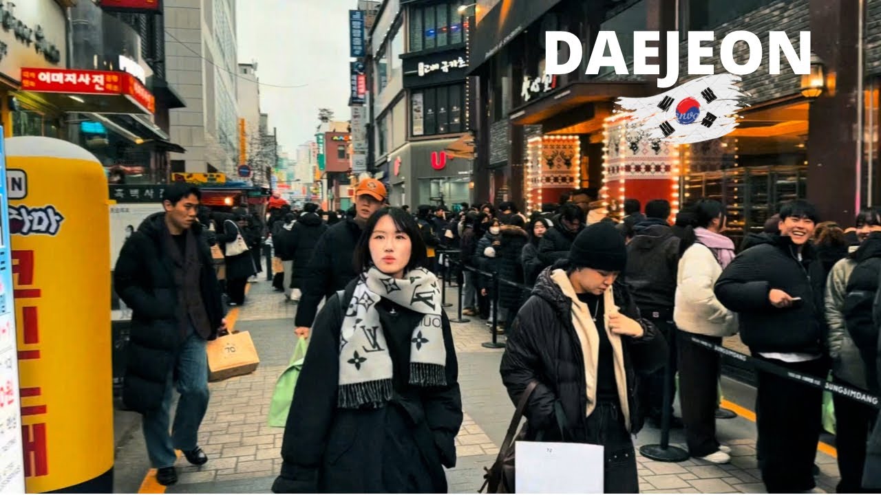 Saturday Night in Daejeon 🇰🇷 | Busy Downtown Walk – South Korea 4K