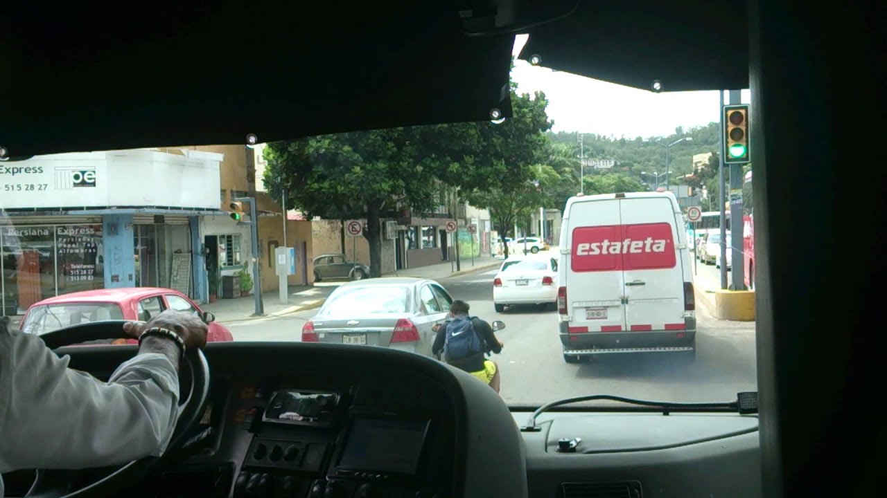 ADO saliendo de la terminal Oaxaca