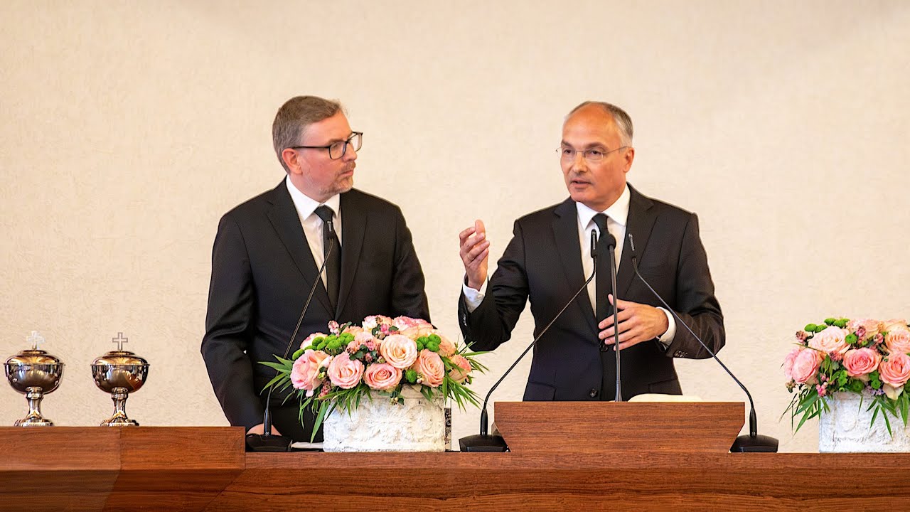 Aufmachen und hingehen