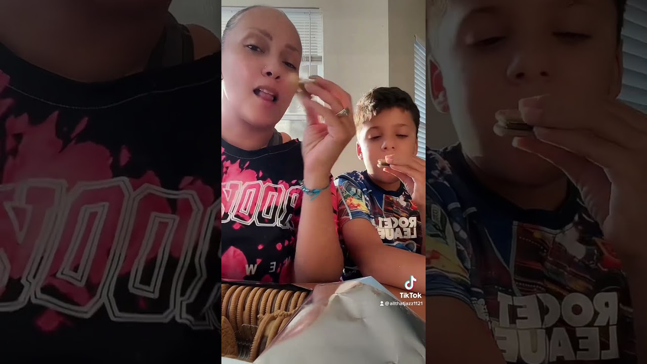 Crazy Peanut Butter Chocolate Pie New Oreo flavor.. 