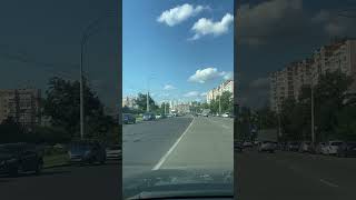 Поліція зупинила.
