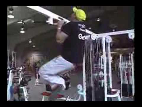 YouTube - The World_s Worst Chin-Ups- Gym Monkey.flv