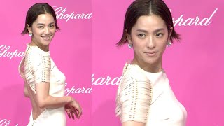 中村アン、背中丸見えの大胆ドレスに照れ笑い「ちょっとM気質なので」