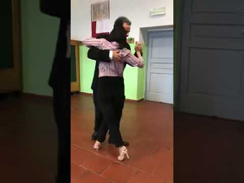 教學式範:Raul與Paola Perez老師
