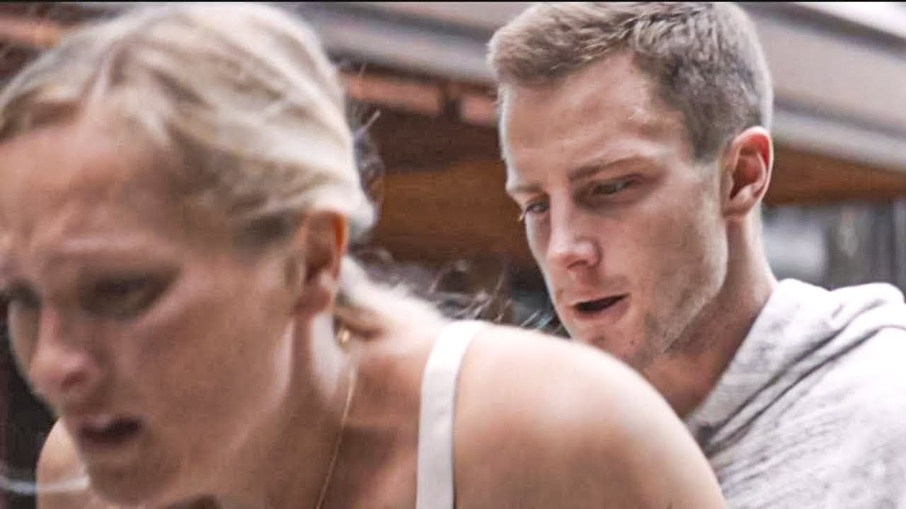 Egy Anya Hajléktalan Fiúval Pótolja A Fiát, És Váratlan Kapcsolat Alakul Ki Kettőjük Között