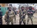 🤯Херої повернулися додому: російські військові мародерствують на території Росії!