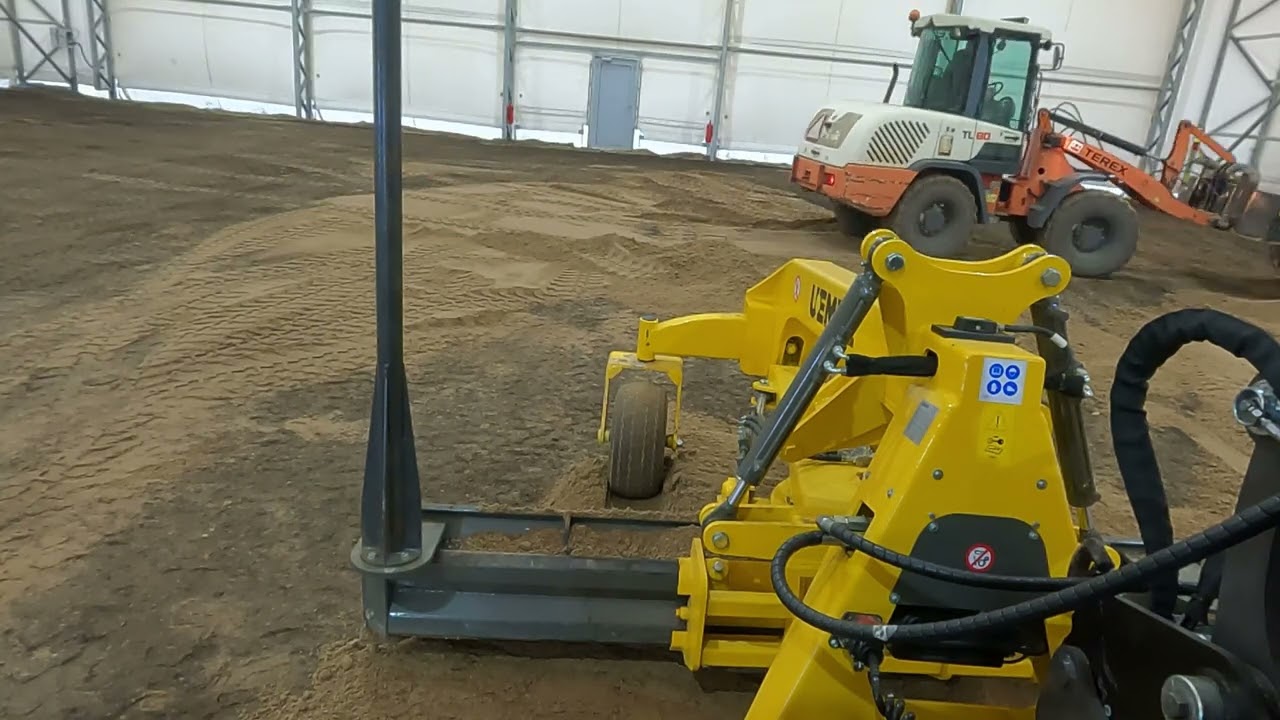 Grading a workshop Mecalac MCR6 uemme cobra timelapse