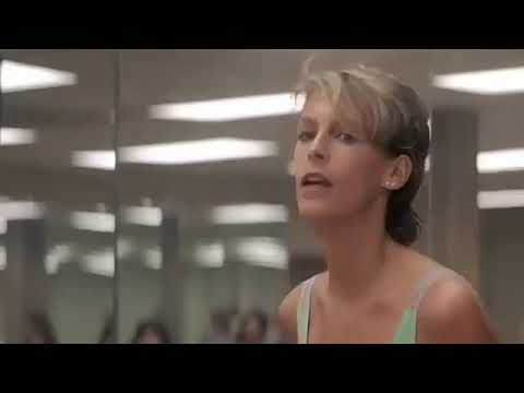 უყურებს ეს ბიჭი და....