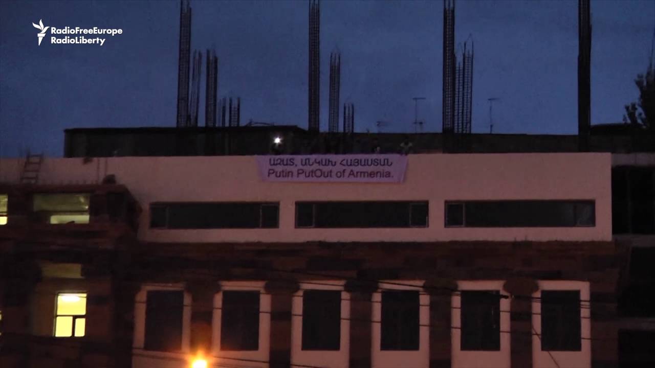 Armenians Protest Putin Visit