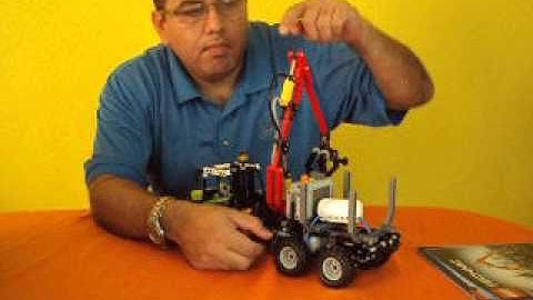 LEGO 8049   Tractor with log loader