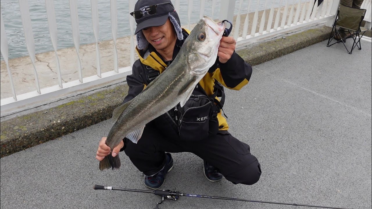 【水面爆発!!】