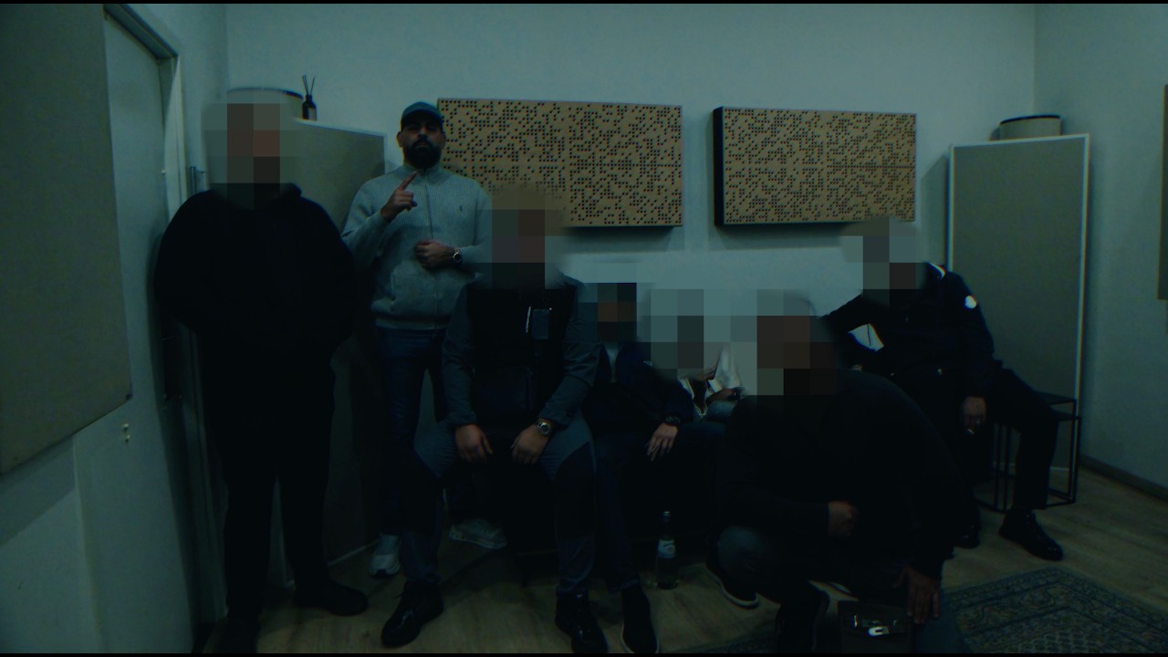 Watch CANEY030 X LIYAN - M-PAKET (prod. Bawer) (Official Video) on YouTube Watch CANEY030 X LIYAN - M-PAKET (prod. Bawer) (Official Video) on YouTube