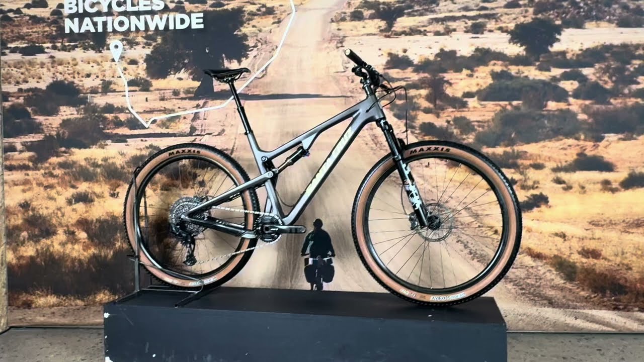 Santa Cruz Blur C XL - YouTube