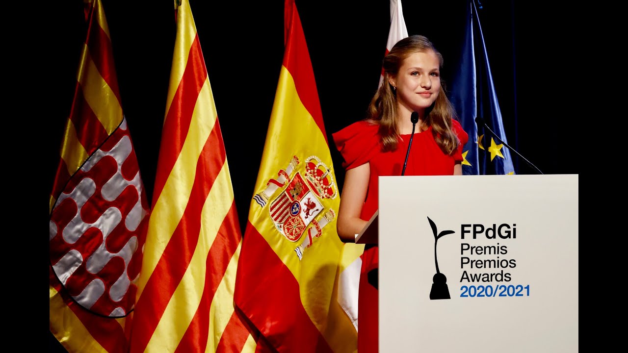 Del vestido Corina de Leonor a su discurso bilingüe: los