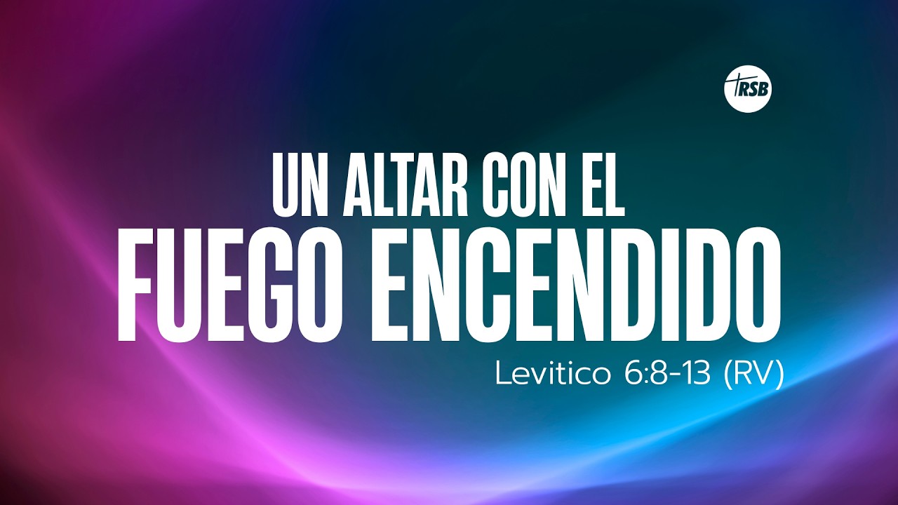 UN ALTAR CON EL FUEGO ENCENDIDO