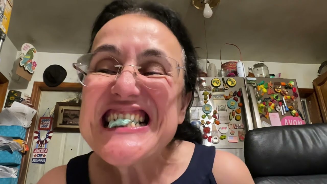 Mascando chiclete e separando amostras #videoasmr