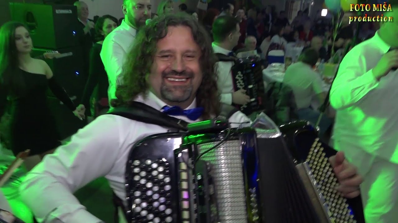 Kad svi gosti ustanu i zaigraju kolo-Orkestar``PANORAMA`` Svečana sala`KARABAŠ`