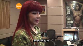 2NE1_TV_Season 2_E07-2_Visiting Pet Cafe