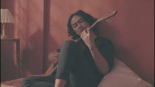 Krisna Trias - Saat Kau Menatapku | Official Visualizer