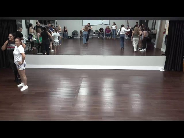 FULL SALSA CLASSES, FREE!
You are two clicks ✌️ away from learning to dance right now! 💃🎶🕺
👉http://SalsaKings.com
Re