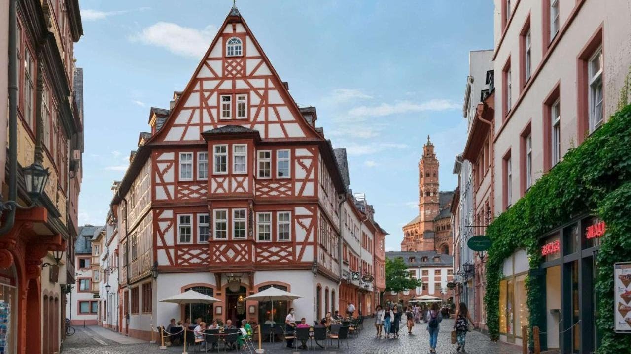 Super 8 by Wyndham Mainz Zollhafen, Mainz, Germany