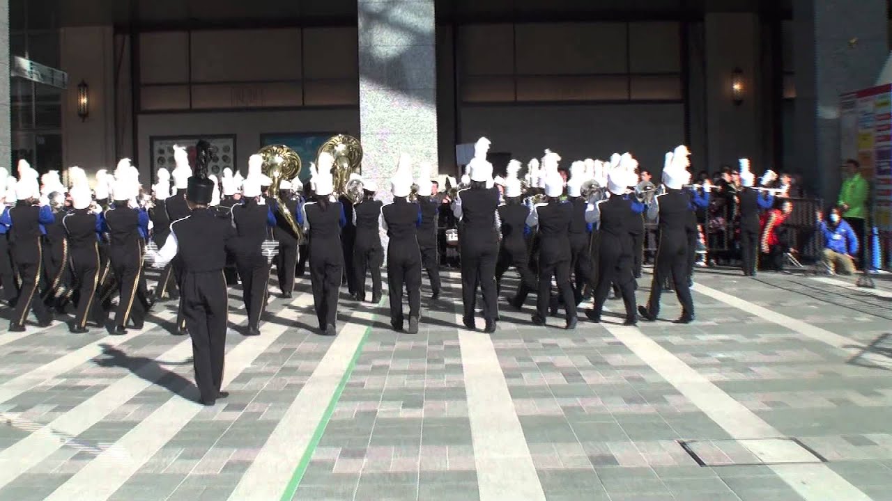 精華女子高等学校吹奏楽部のオープニング演奏