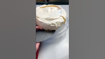 Easy Pavlova with Green Tea Cream