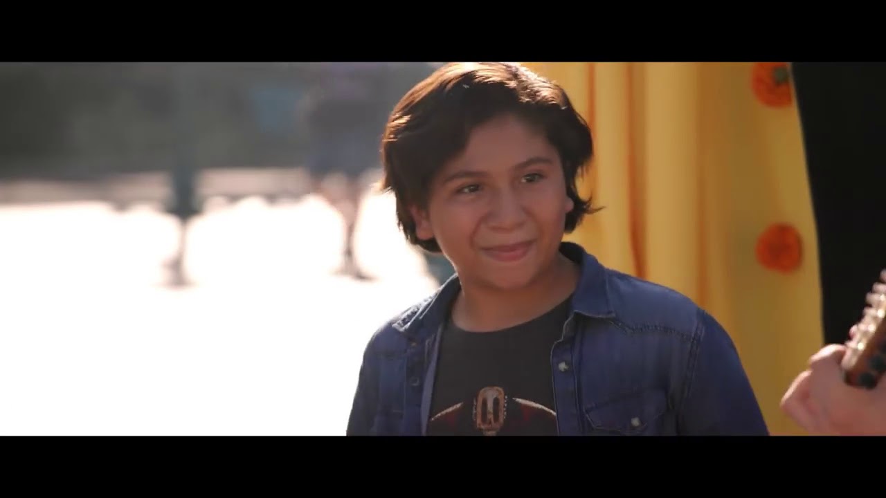 Un Poco Loco_Anthony Gonzalez & Sean Oliu_English Subtitles - YouTube