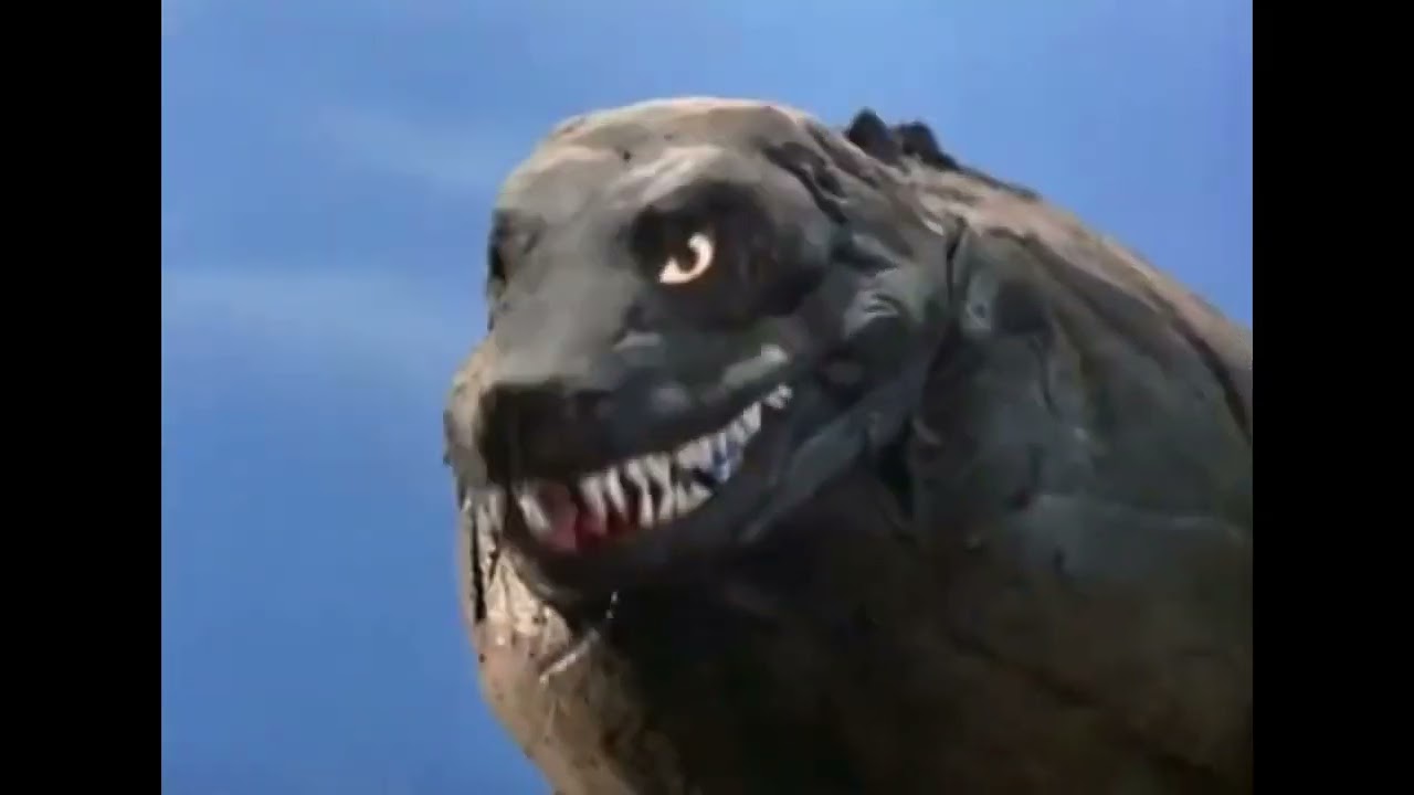 Dinosaur Tank VS Saigo