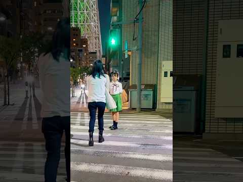 見えないかもしれませんがお母さん（46）と三女のまぁちゃん（13）　#スカイツリー