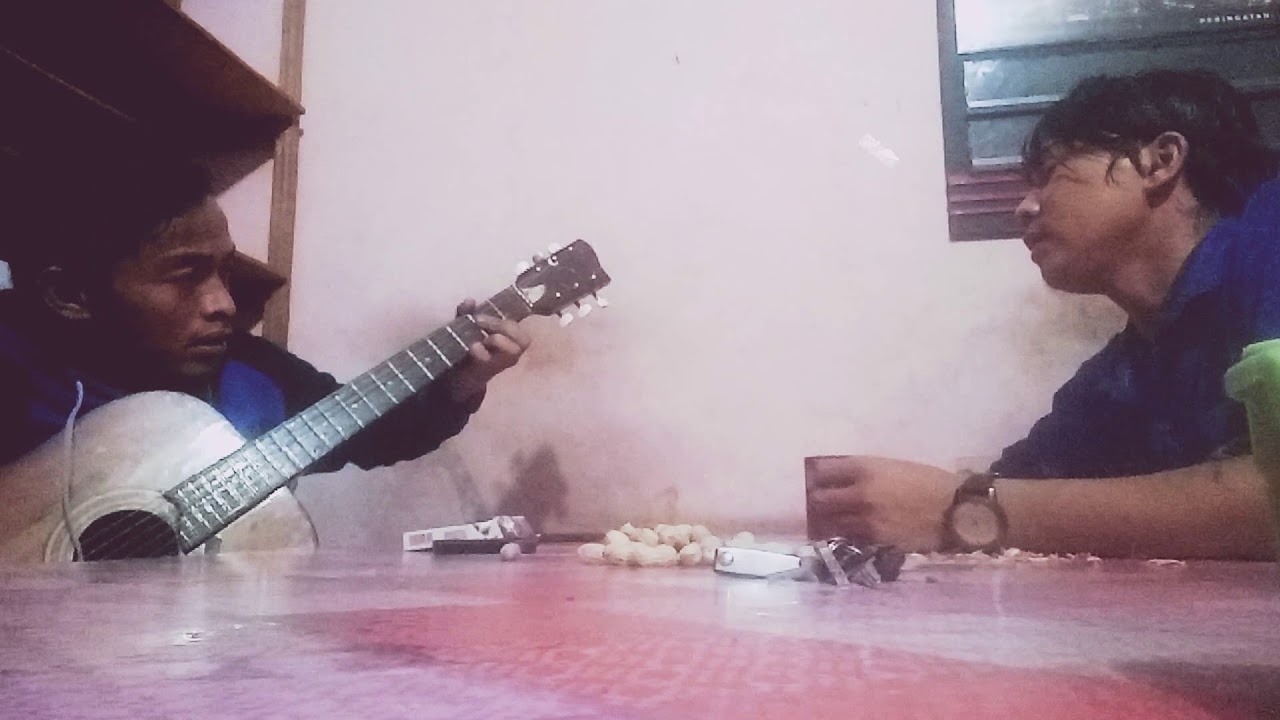 Tarik lagui.. Adelina(mandiri trio) eddi tinambunan-pasro simanjuttak