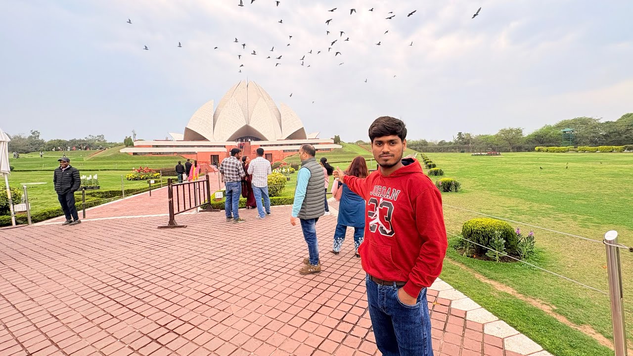 Lotus Temple Pahunch Gaye 🙂